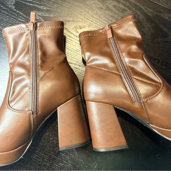 TOP Moda Tan Heeled Boots - Picture 4 of 8